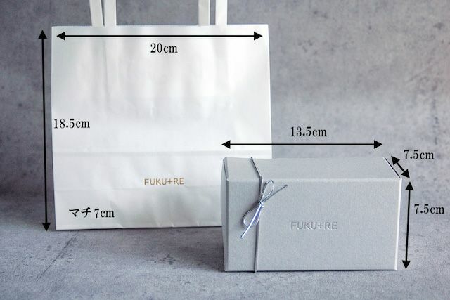 紙袋とギフト箱の寸法説明（箱寸法：幅13.5cm奥行7.5cm高さ7.5cm）